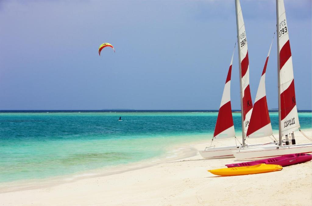 Hilton Maldives Iru Fushi Resort & Spa Dhigurah  Exterior photo